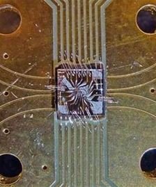Científicos crean un ordenador cuántico dentro de un diamante